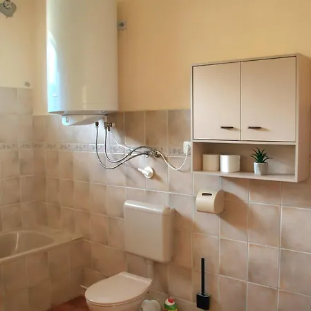Haus Nadine - Balaton Гостевой дом 2*