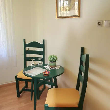 Guest house Haus Nadine - Balaton Szolad